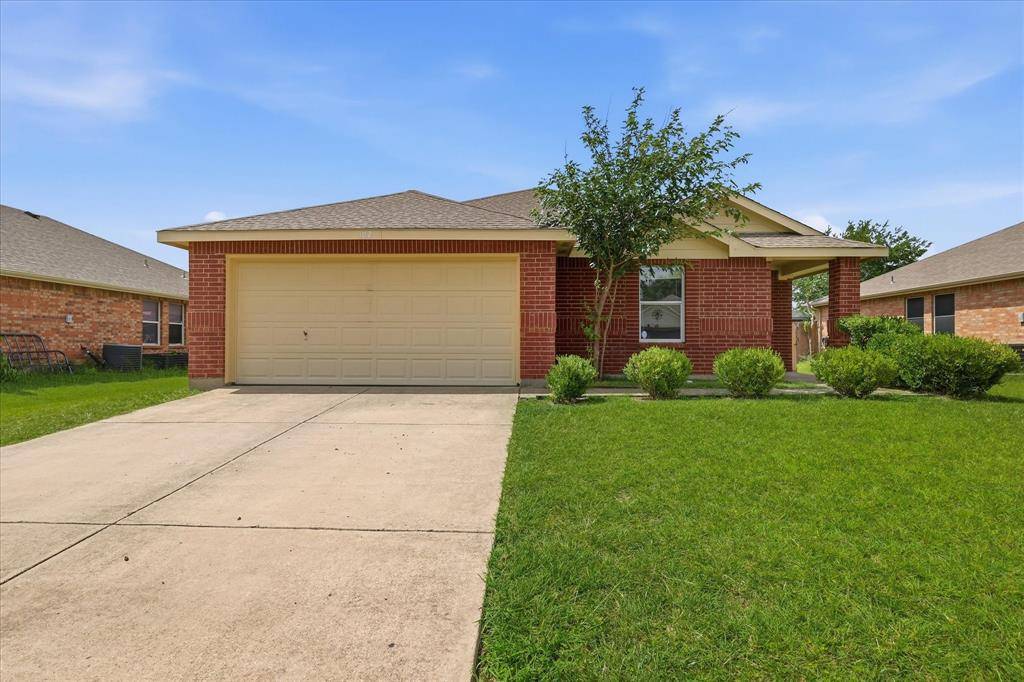 102 Pintail Lane, Sanger, TX 76266