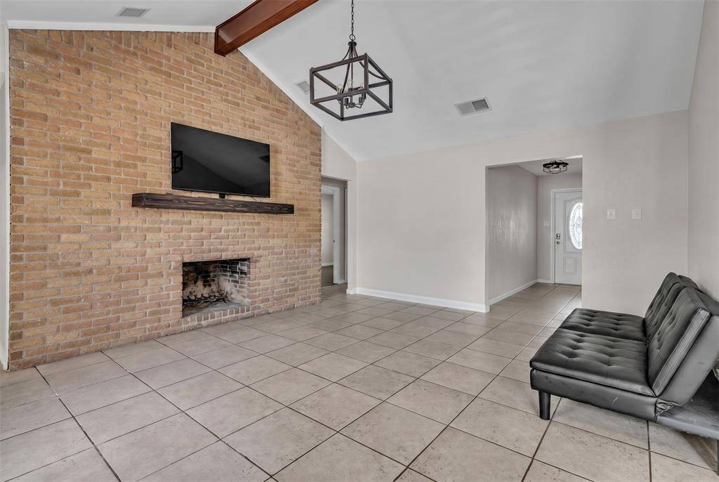 6801 Penhurst Drive, Fort Worth, TX 76133