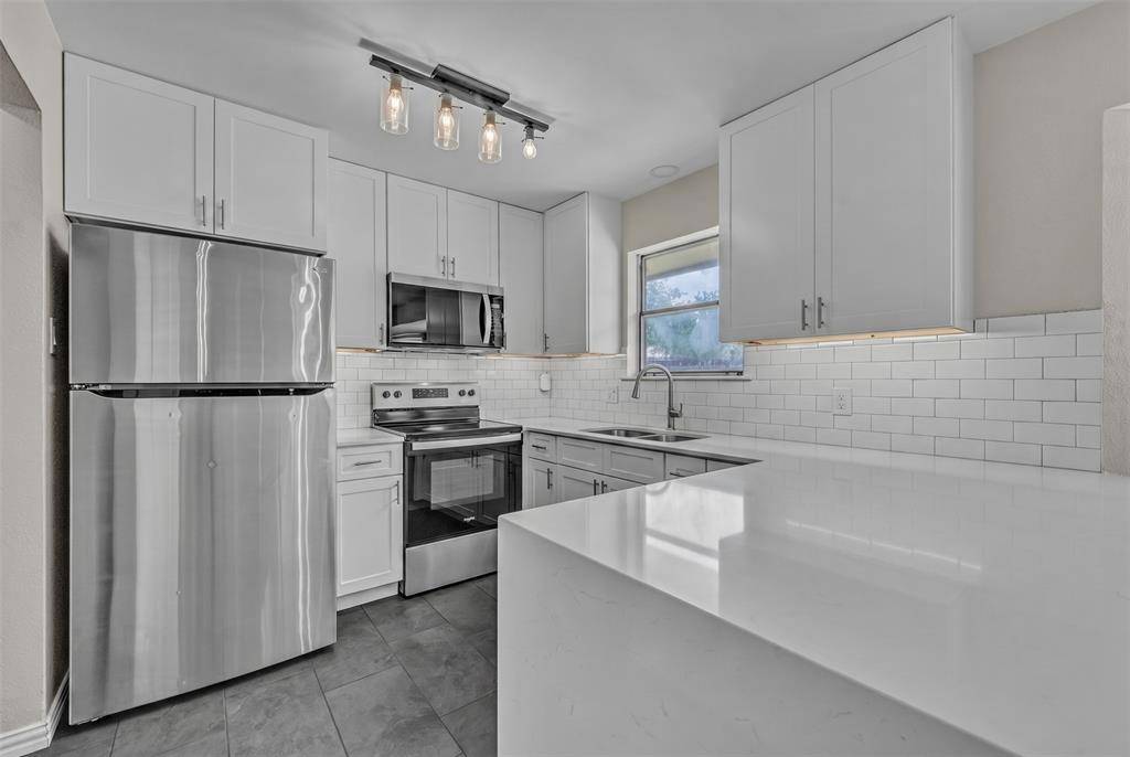 6801 Penhurst Drive, Fort Worth, TX 76133