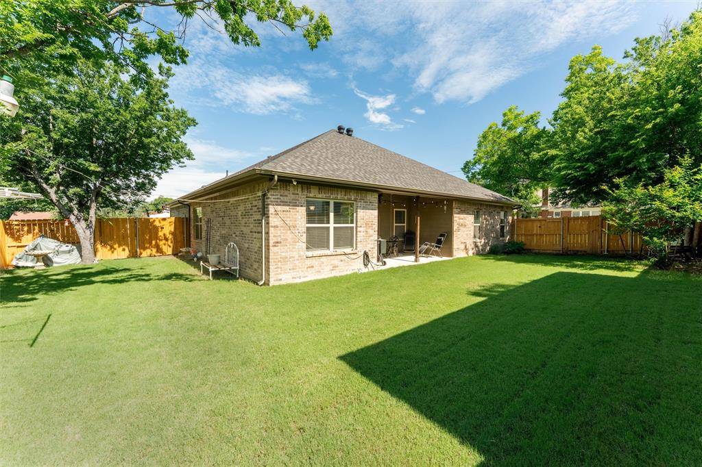 322 S Bowie Drive, Weatherford, TX 76086