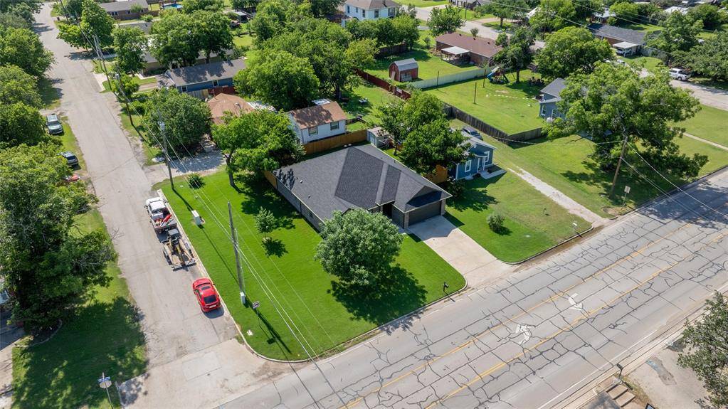 322 S Bowie Drive, Weatherford, TX 76086