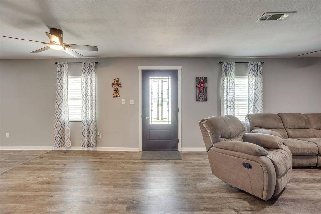 6296 Fm 1195, Mineral Wells, TX 76067