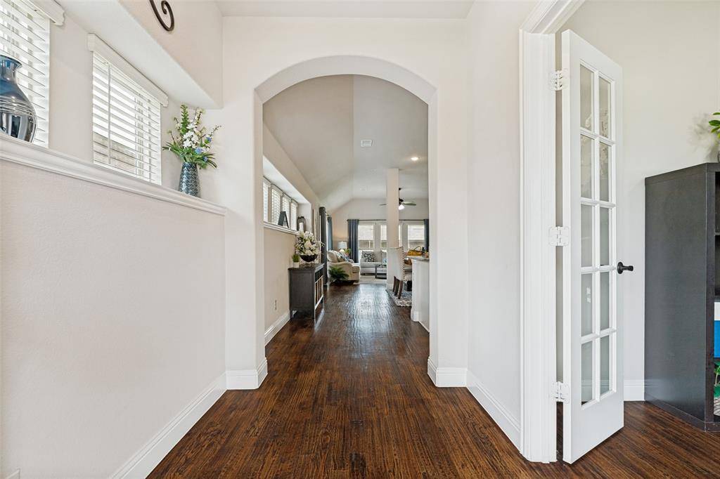 902 Lyndhurst Drive, Anna, TX 75409