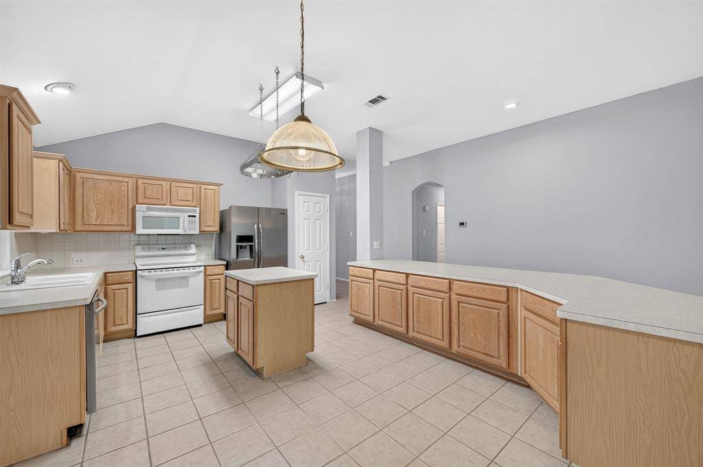 5016 San Jacinto Drive, Haltom City, TX 76137