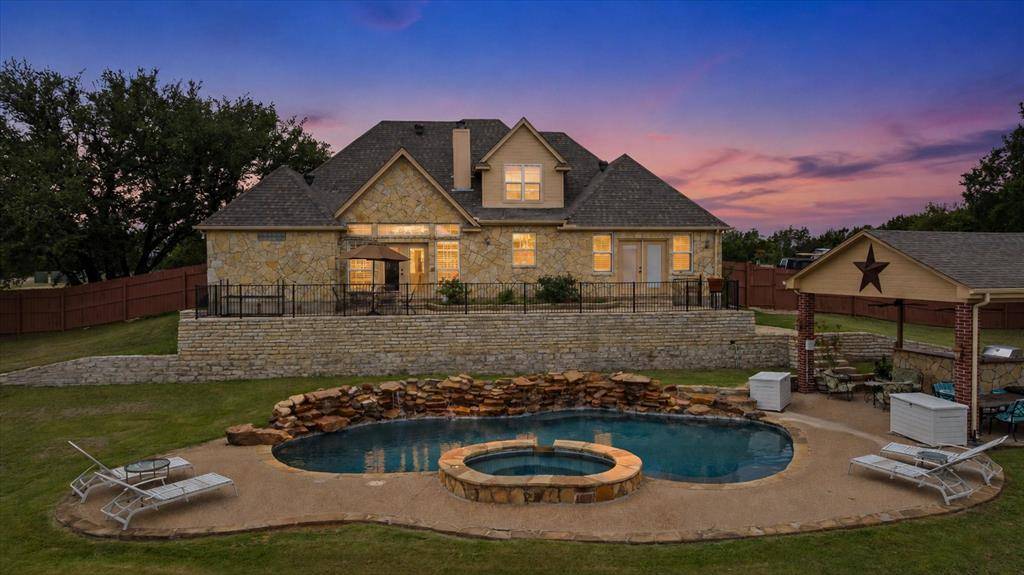 1704 Texas Drive, Glen Rose, TX 76043