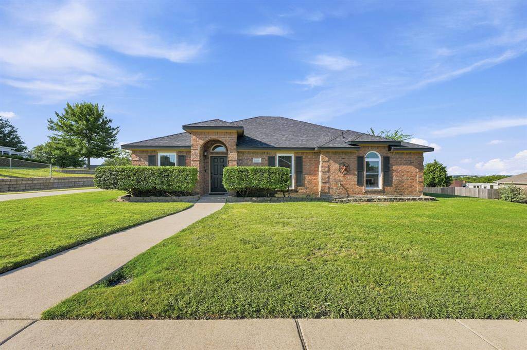 1530 Sunnydale Drive, Midlothian, TX 76065