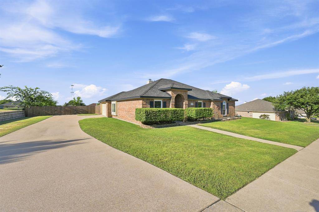 1530 Sunnydale Drive, Midlothian, TX 76065