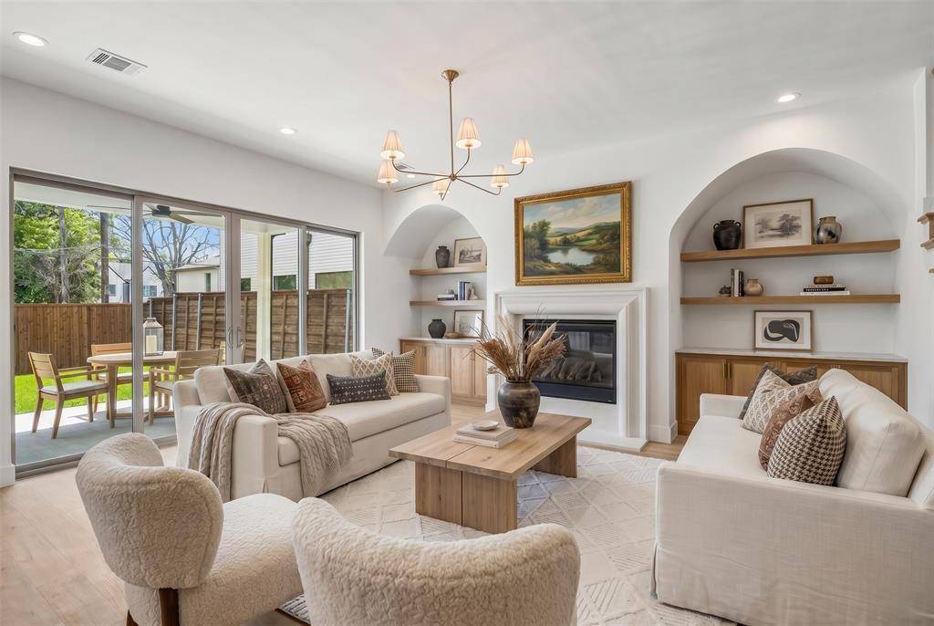 419 Cameron Avenue, Dallas, TX 75223