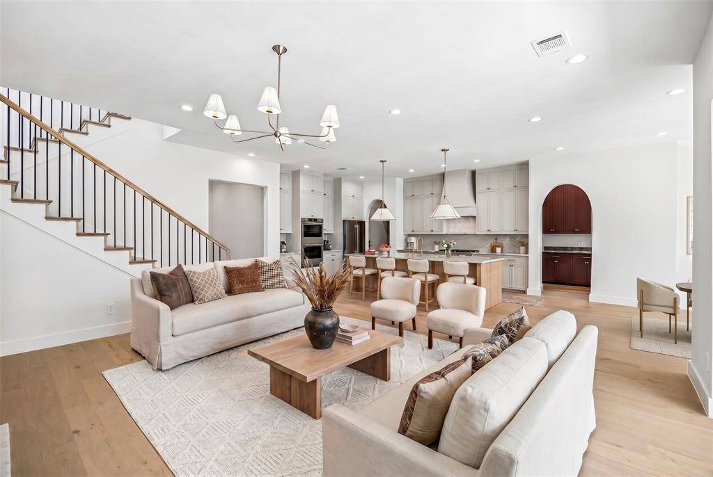 419 Cameron Avenue, Dallas, TX 75223