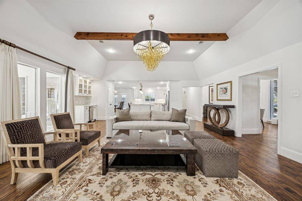 7010 Mckamy Boulevard, Dallas, TX 75248