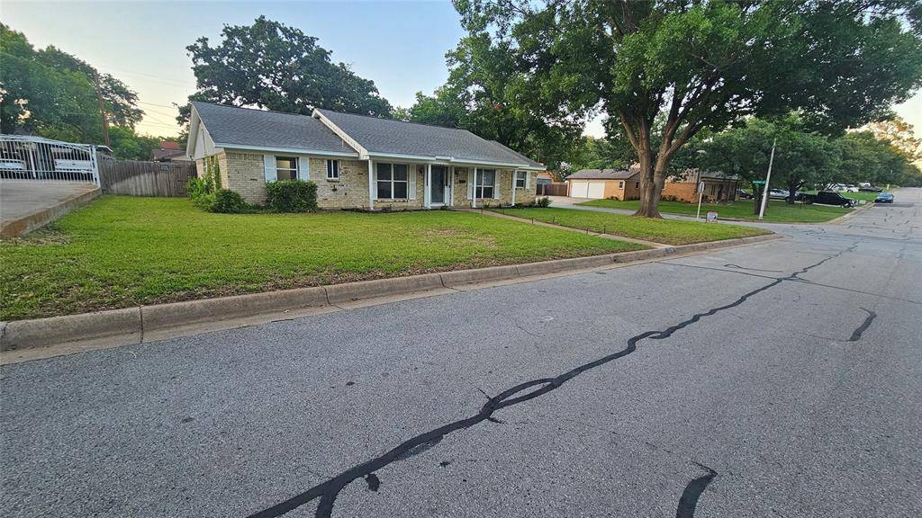 7449 Monterrey Drive, Fort Worth, TX 76112