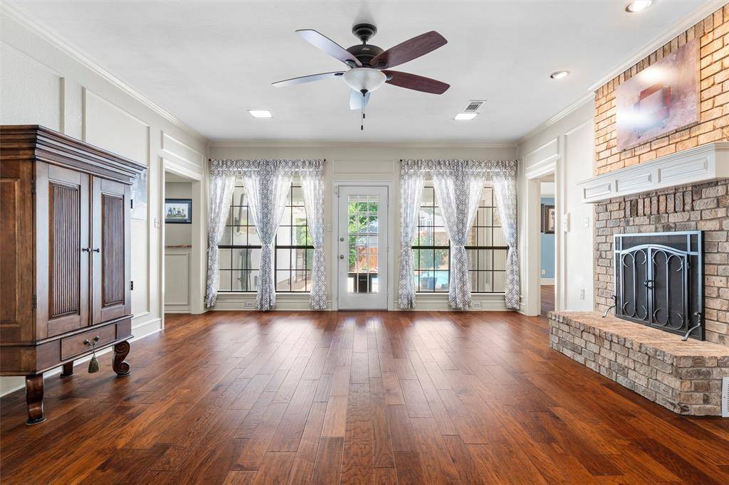 4203 Oak Springs Drive, Arlington, TX 76016