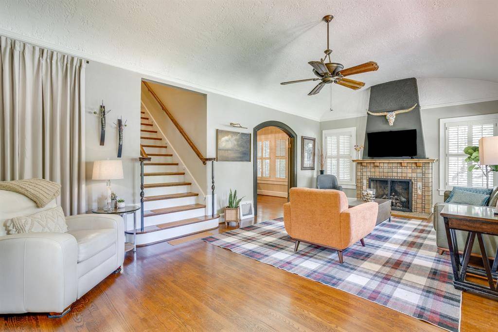 2041 Hawthorne Avenue, Fort Worth, TX 76110