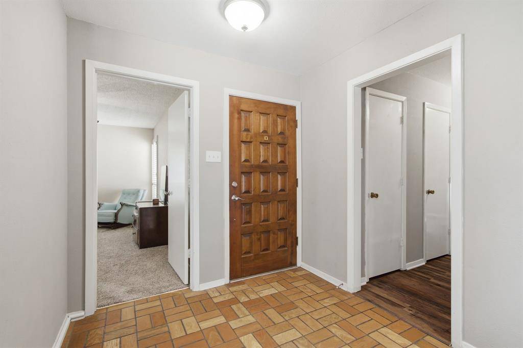 500 Irongate Circle, Irving, TX 75060