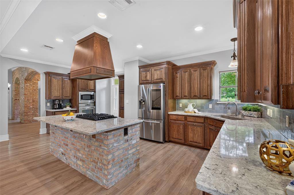 2910 Long Lake Drive, Shreveport, LA 71106