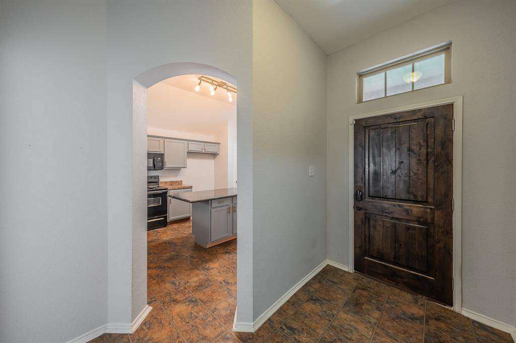 10100 Cougar Trail, Fort Worth, TX 76108