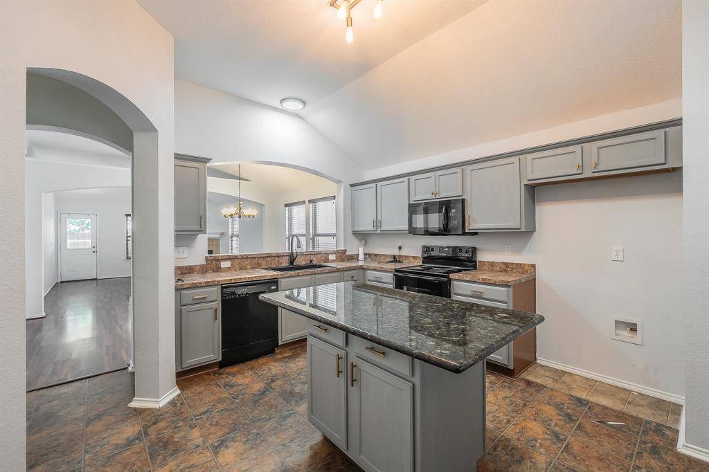 10100 Cougar Trail, Fort Worth, TX 76108