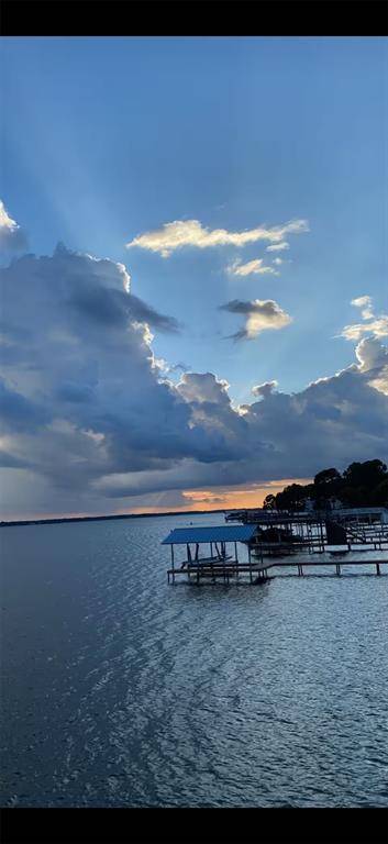 325 Bay Court, Gun Barrel City, TX 75156