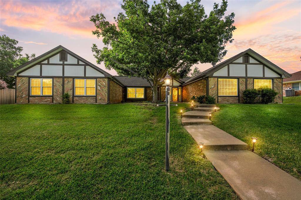 8202 Whippoorwill Drive, Woodway, TX 76712