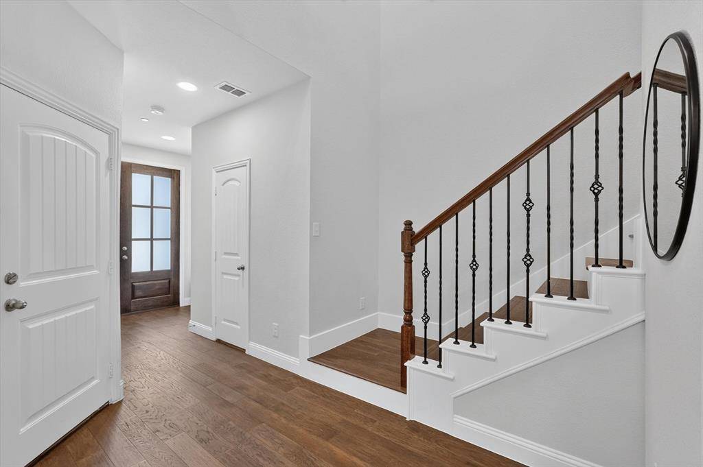 2873 Creekway Drive, Carrollton, TX 75010