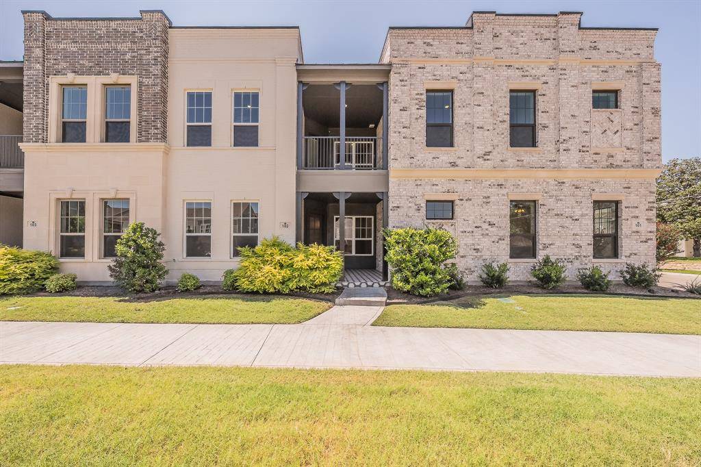 305 Sunset Lane #102, Fort Worth, TX 76114