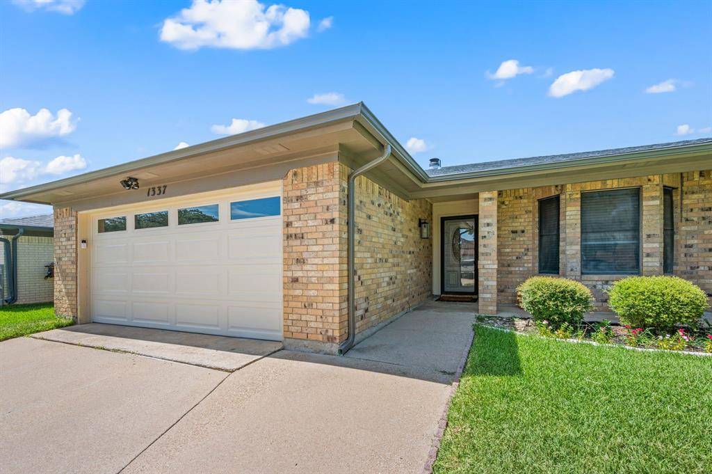 1337 Storm Drive, Bedford, TX 76022