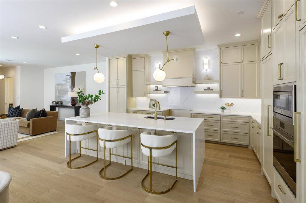 3719 W Beverly Drive, Dallas, TX 75209