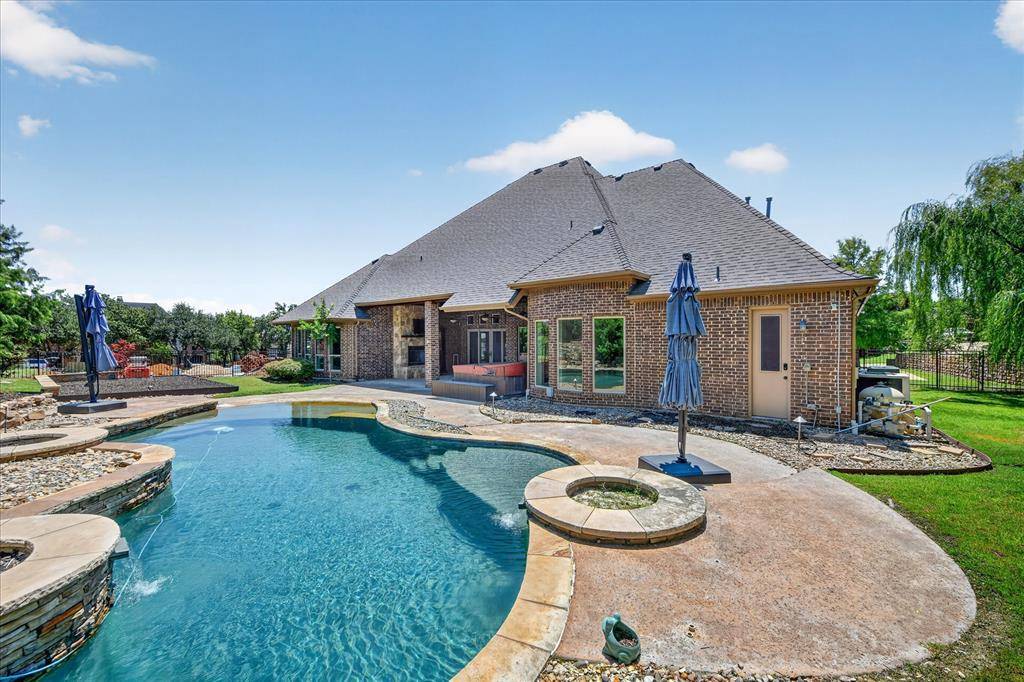 861 Hayden Road, Lantana, TX 76226