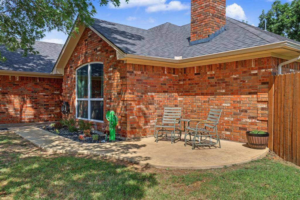 202 Daniel Court, Collinsville, TX 76233