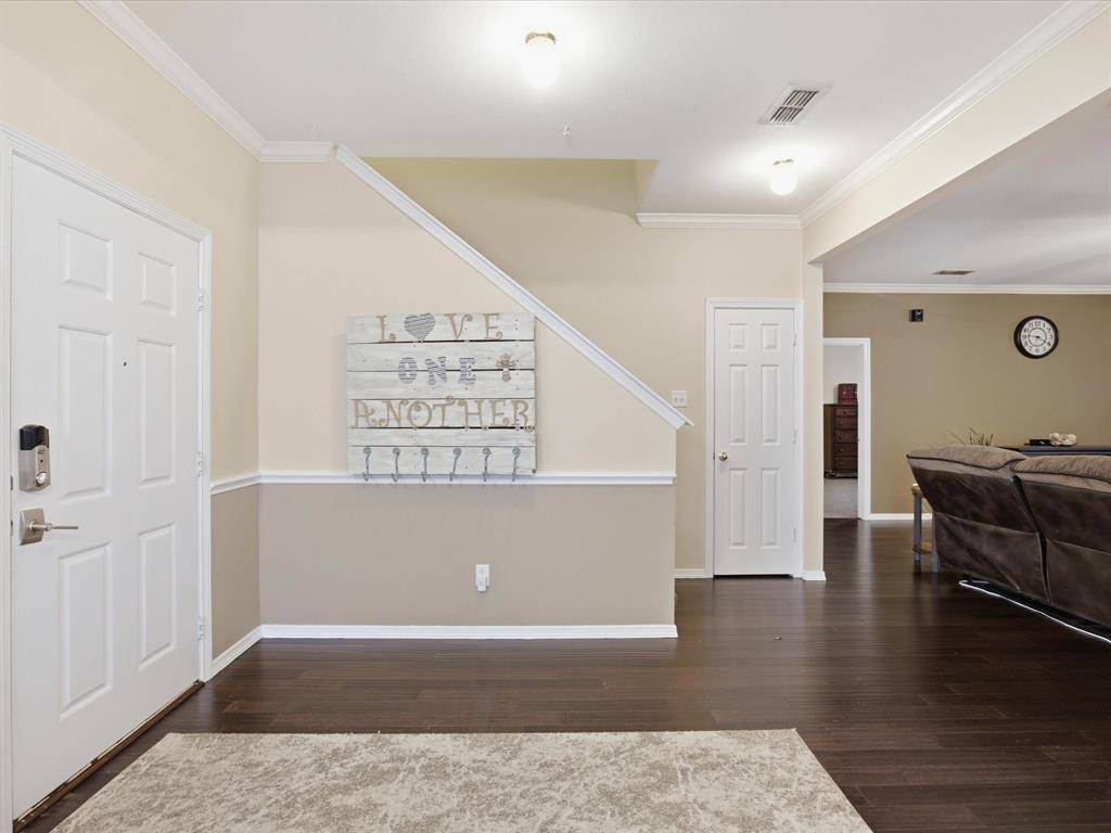 5004 Vaquero Drive, Arlington, TX 76017