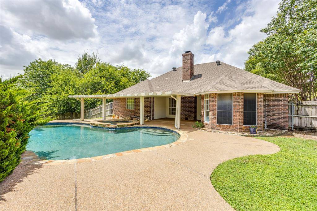 425 Hillside Drive, Aledo, TX 76008