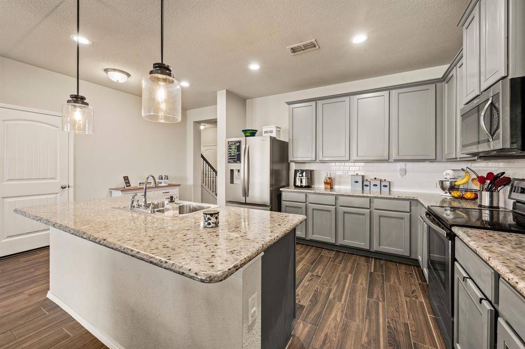 3120 Coyote Canyon Trail, Fort Worth, TX 76108