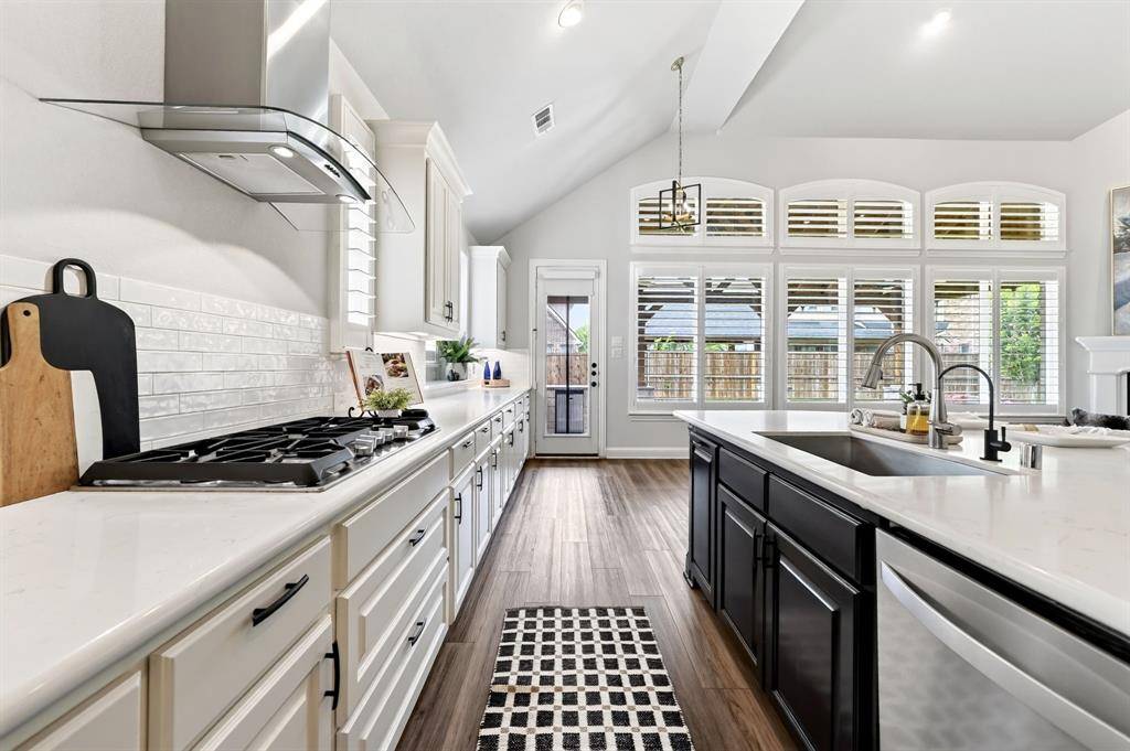 208 Lenten Rose Drive, Wylie, TX 75098