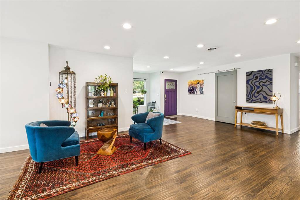 7045 Gaston Parkway, Dallas, TX 75214