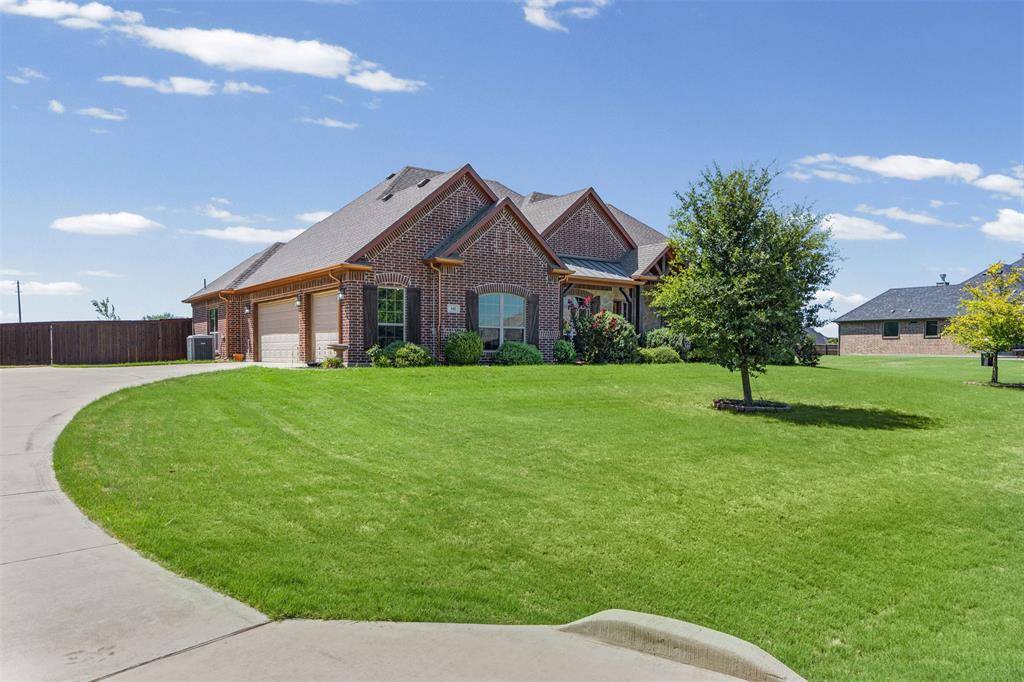 111 Crosswind Drive, Waxahachie, TX 75167