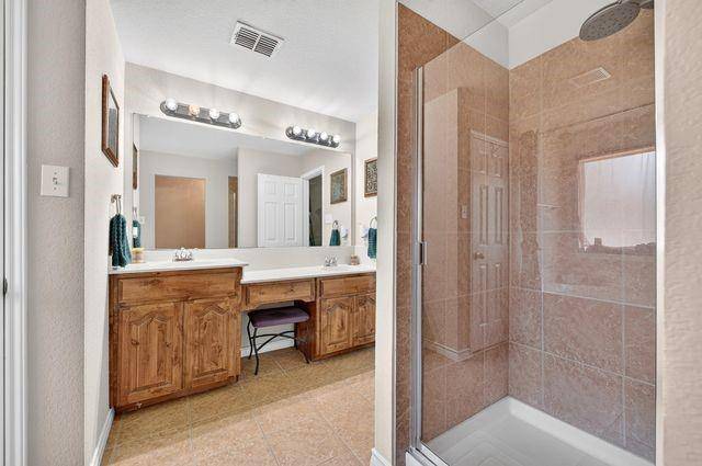 804 Bur Oak Drive, Burleson, TX 76028
