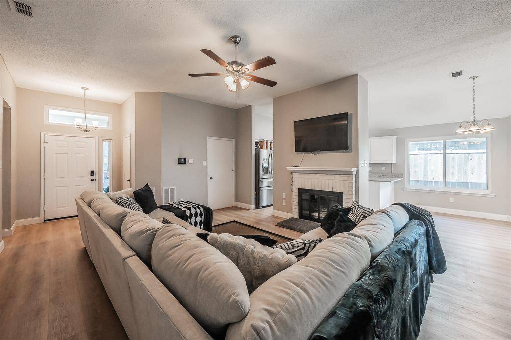 9948 Pack Saddle Trail, Fort Worth, TX 76108