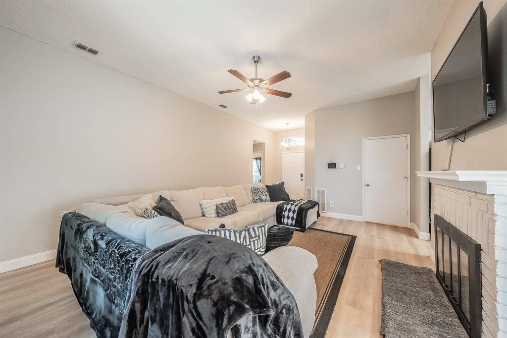 9948 Pack Saddle Trail, Fort Worth, TX 76108
