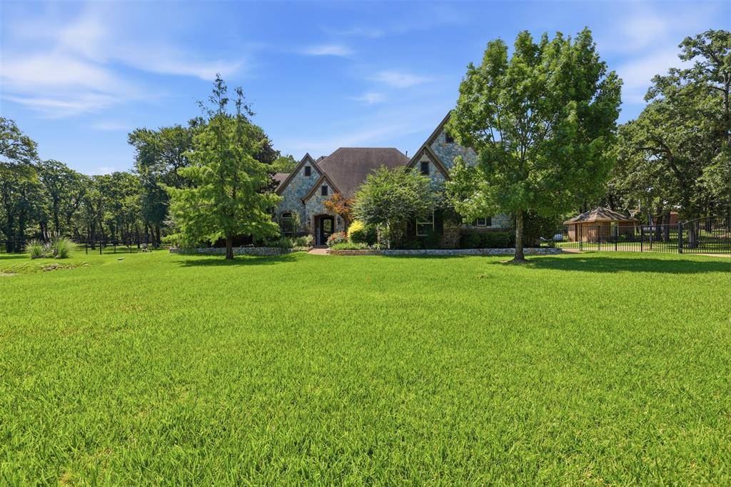 8220 Plum Creek Trail, Burleson, TX 76028