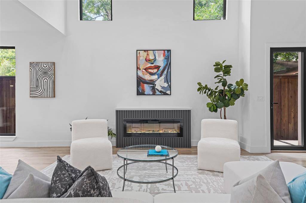 2304 Hondo, Dallas, TX 75219
