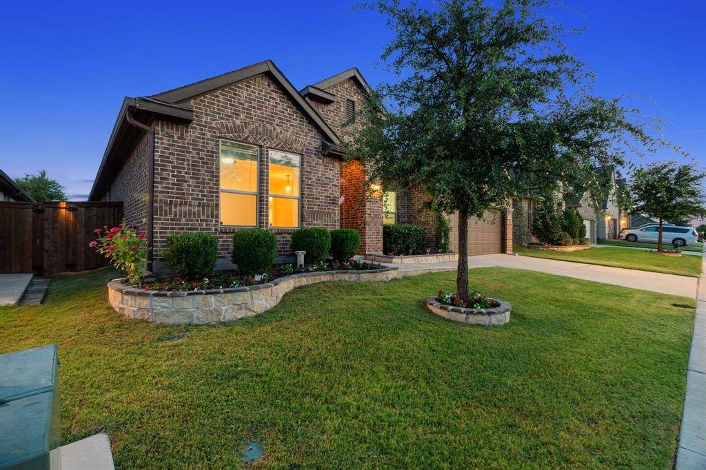 1833 Sebright Trail, Fort Worth, TX 76052