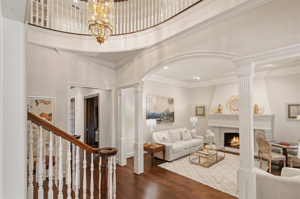 7 Knightwood Court, Dallas, TX 75225