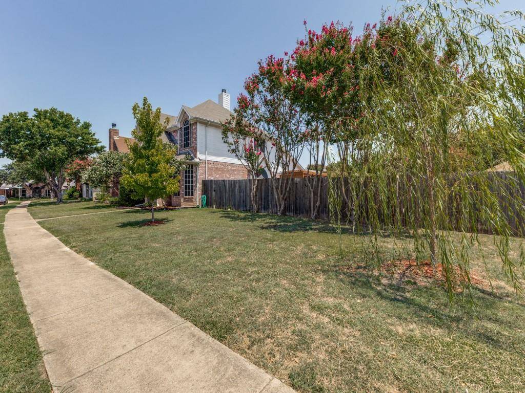 6913 Conestoga Drive, Rowlett, TX 75089