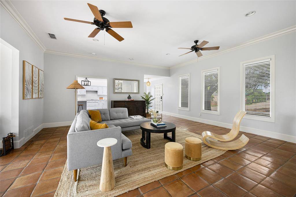 9535 Viewside Drive, Dallas, TX 75231