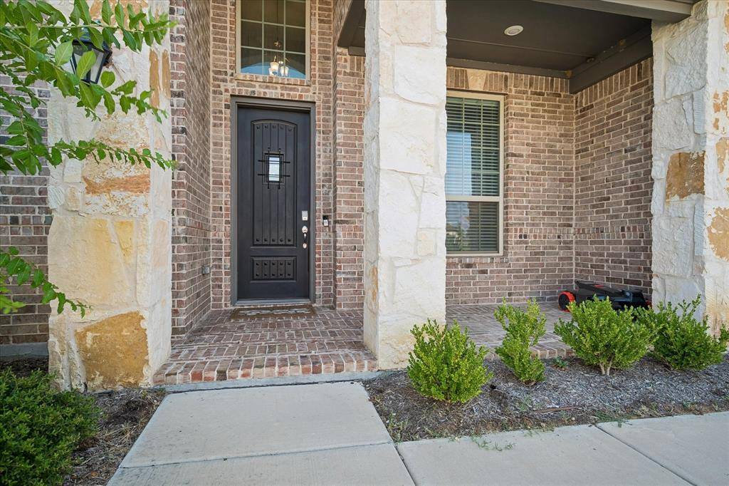 2712 Dickinson Drive, Corinth, TX 76210