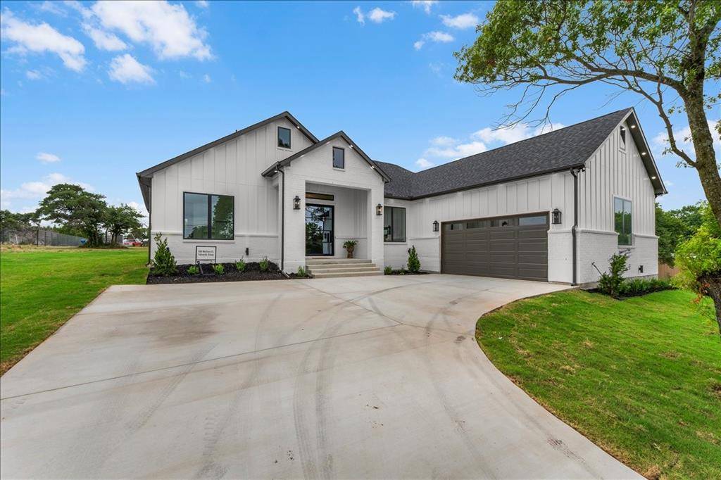 106 McClure Court, Hudson Oaks, TX 76087