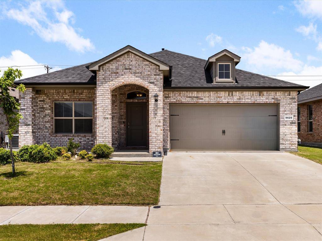 9620 Hickory Knob Drive, Fort Worth, TX 76108