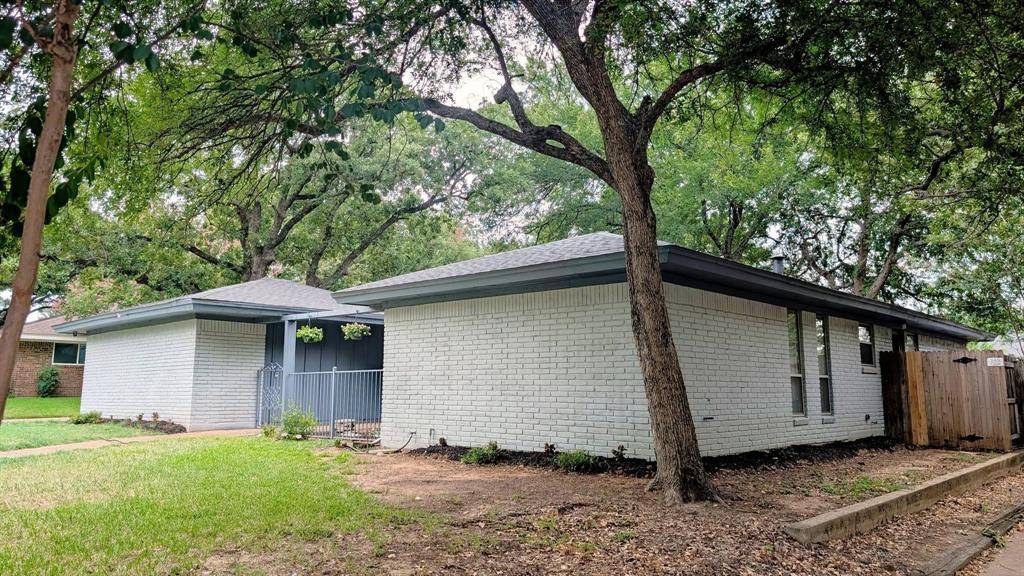 1756 Cynthia Lane, Hurst, TX 76054