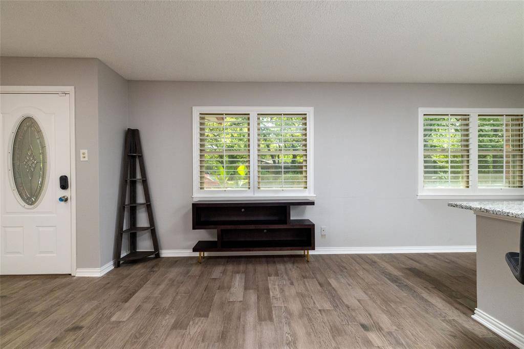 637 Post Oak Drive, Hurst, TX 76053