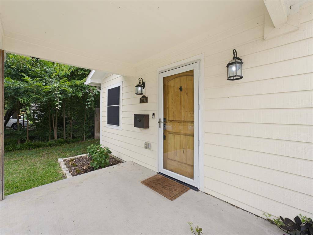 5717 Fursman Avenue, Fort Worth, TX 76114